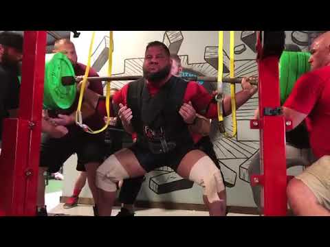 Brian Carroll(137,5kg) squat 592,5kg(1306lbs)