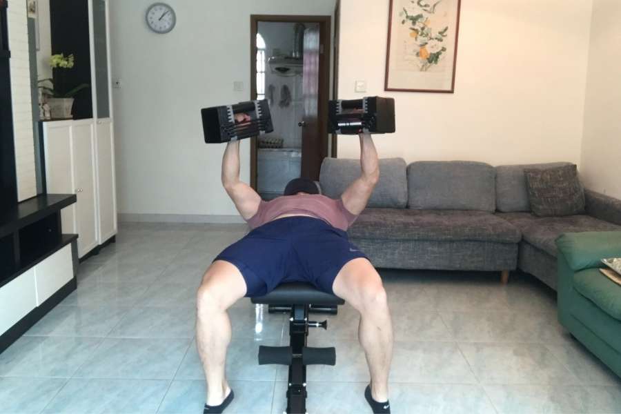 I am a male who uses the Powerblock Elite dumbbells for bench press.