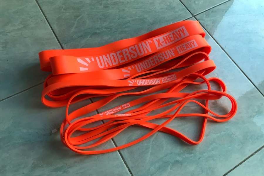 Undersun resistance band set I recommend gives you a lot of training benefits.